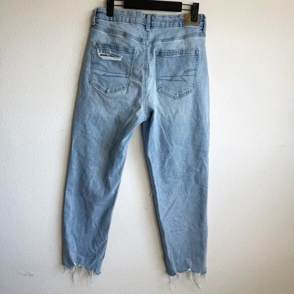American Eagle strigid curvy mom jean distressed denim jeans size 8 - Picture 2 of 6